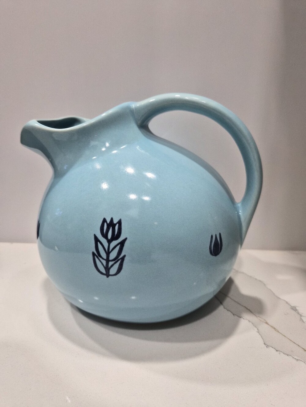 Vtg Cameron Dutch Blue Blue Tulip Pitcher with Ice Lip